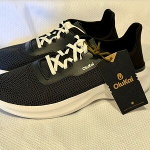 OluKai women’s Island Hopper Black and White Sneakers Size 10